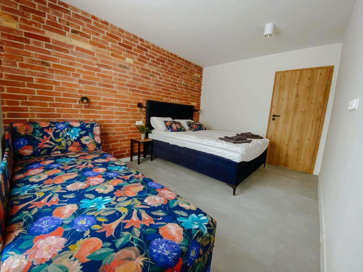 Cztery Pory Roku Apartment Wiele Exterior foto
