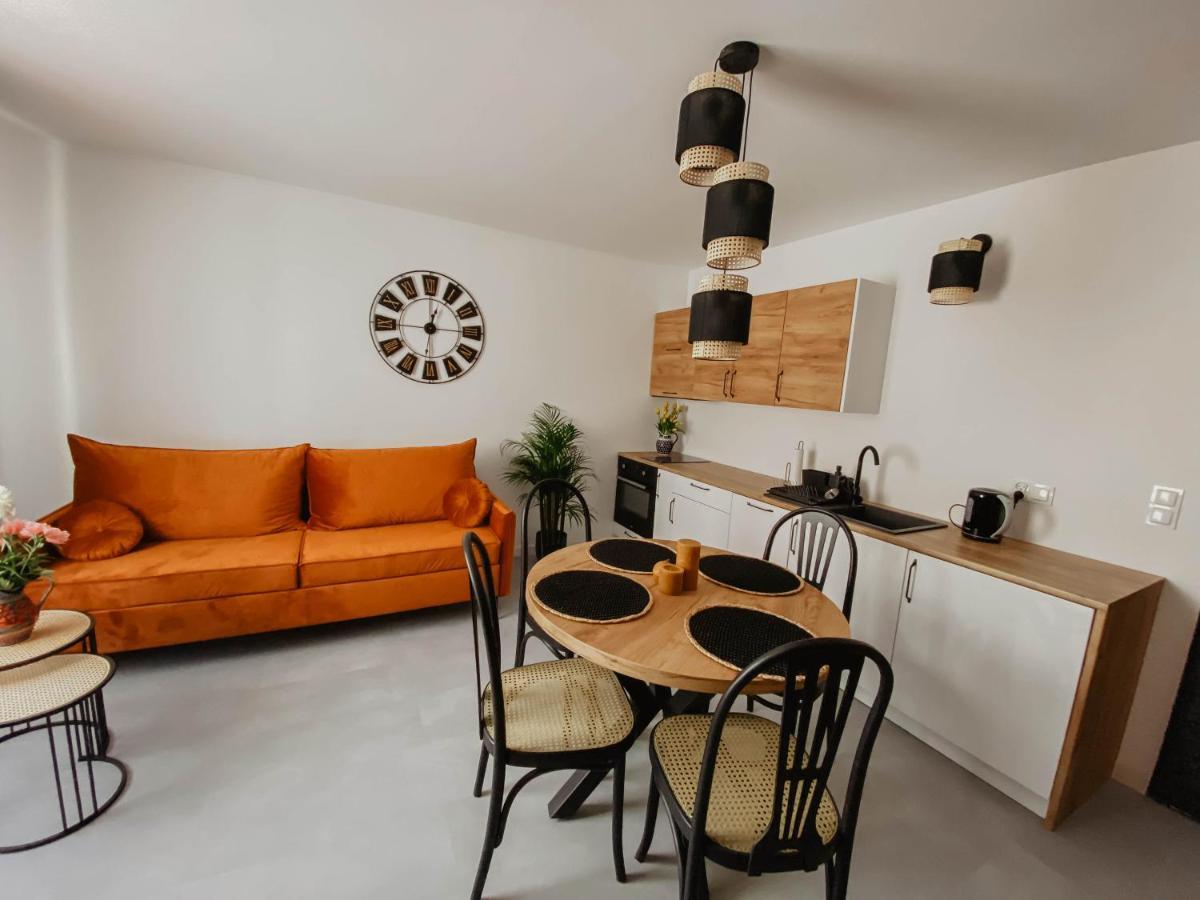 Cztery Pory Roku Apartment Wiele Exterior foto