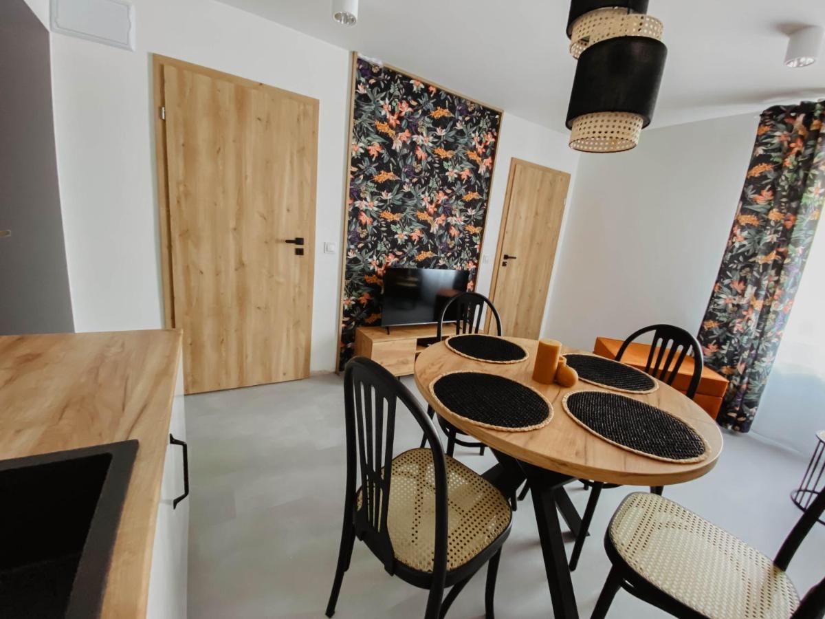 Cztery Pory Roku Apartment Wiele Exterior foto