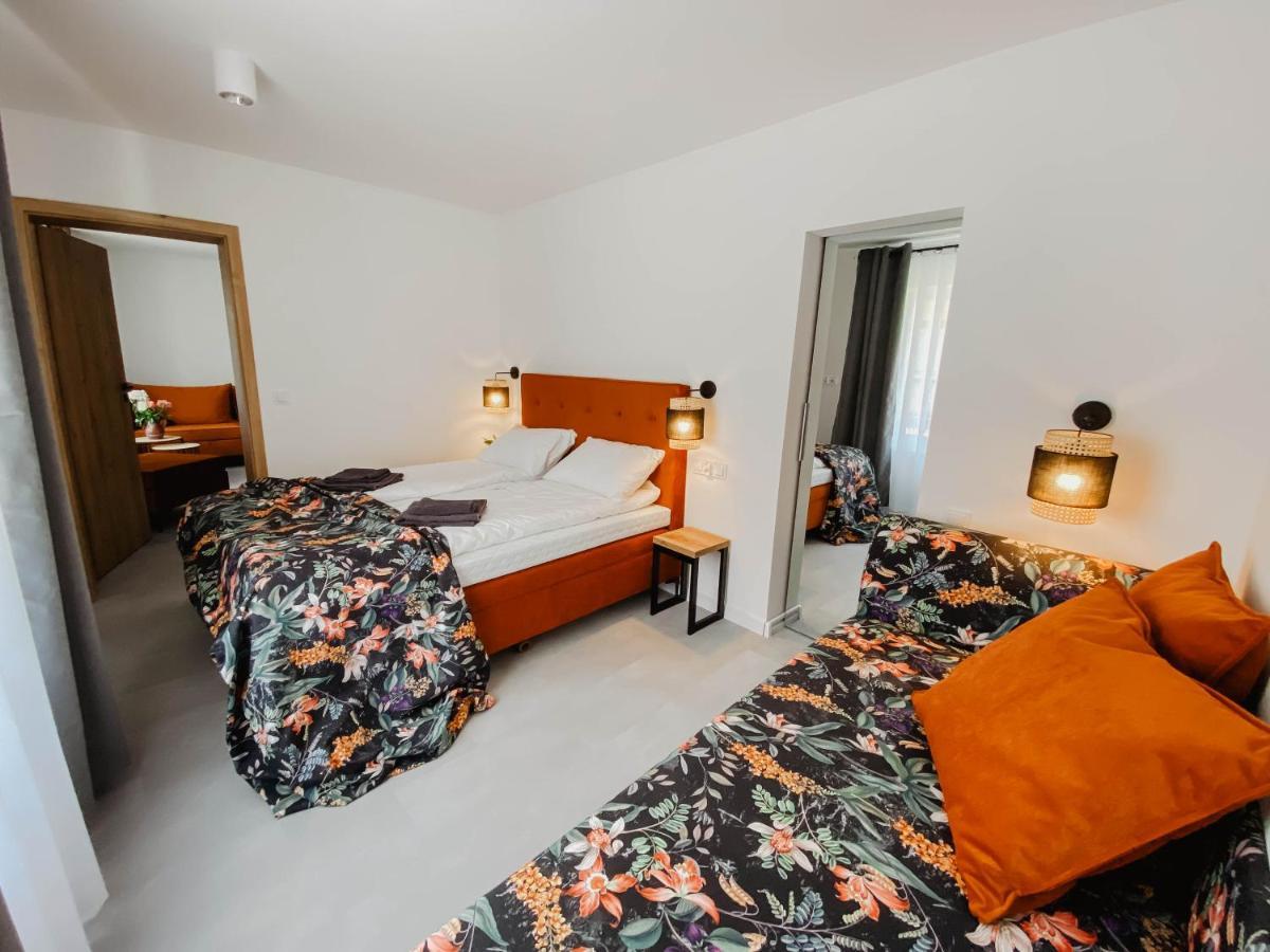 Cztery Pory Roku Apartment Wiele Exterior foto