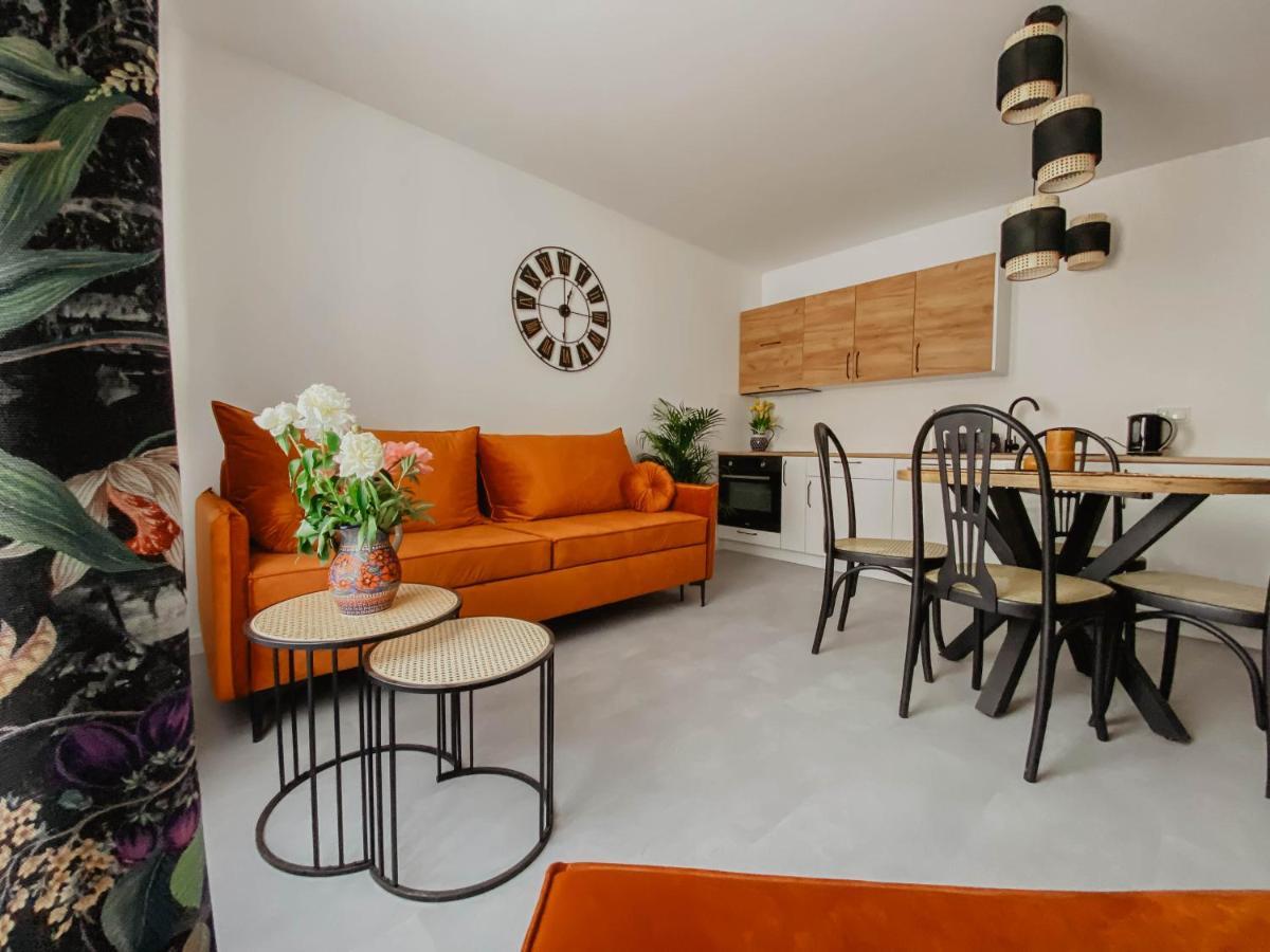 Cztery Pory Roku Apartment Wiele Exterior foto