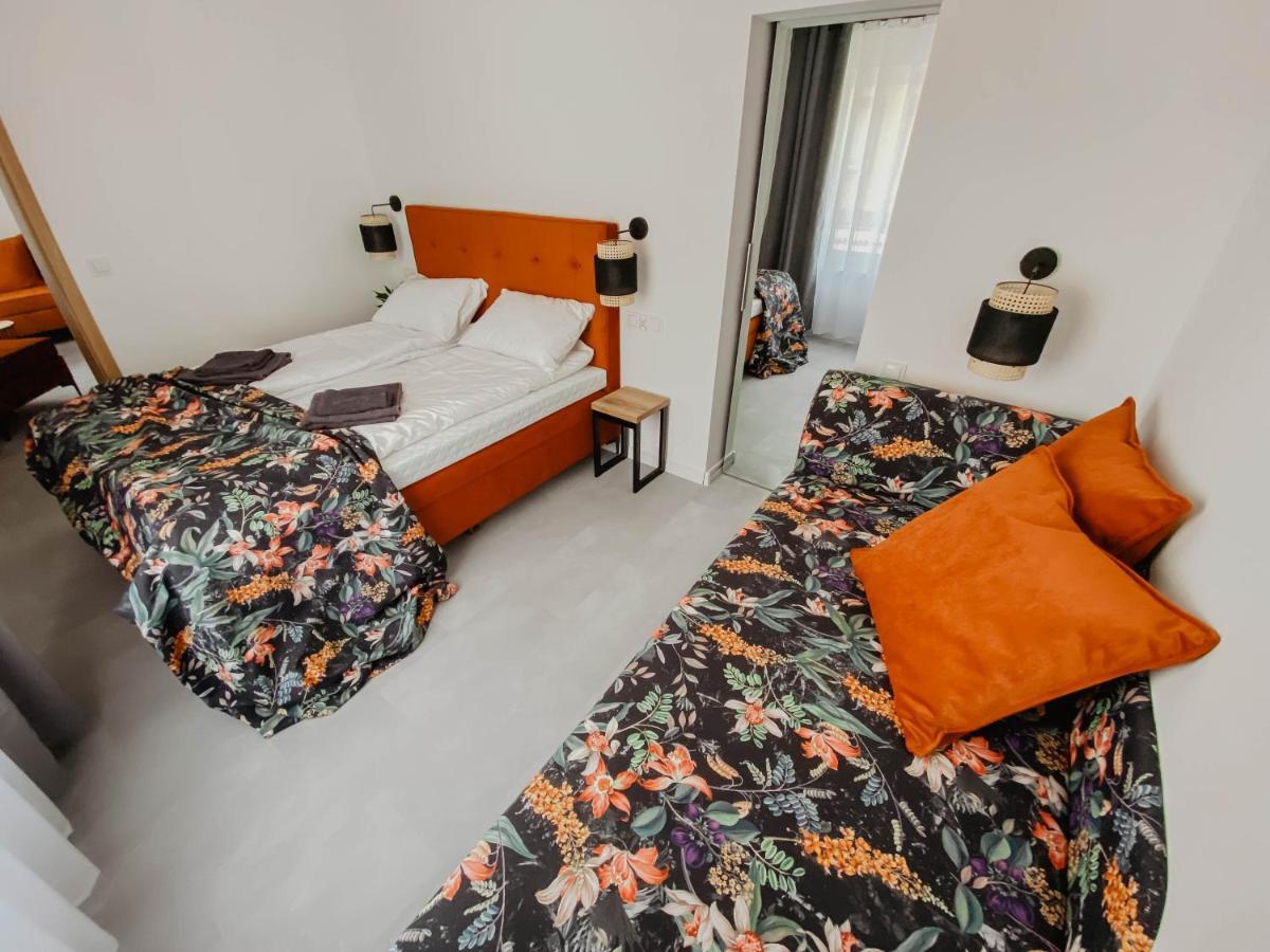 Cztery Pory Roku Apartment Wiele Exterior foto