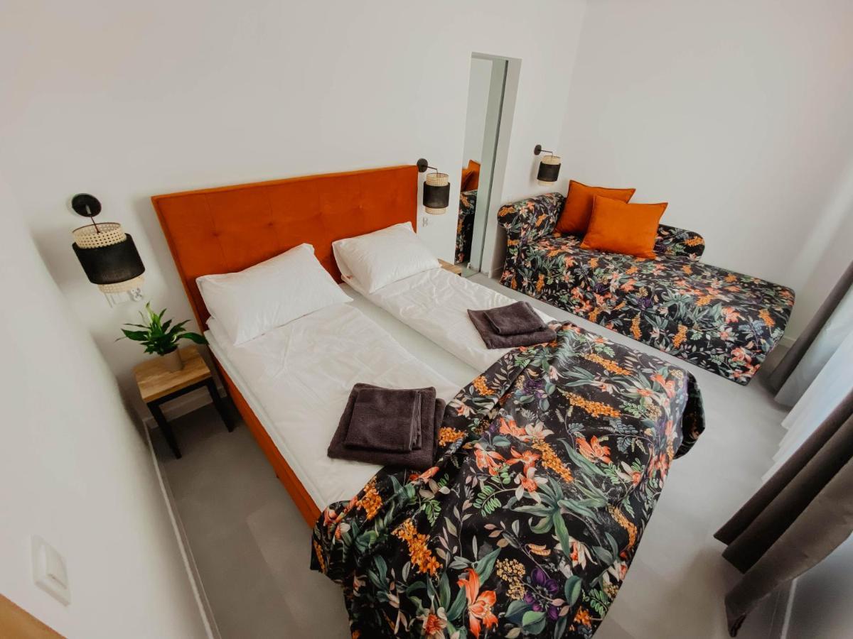 Cztery Pory Roku Apartment Wiele Exterior foto