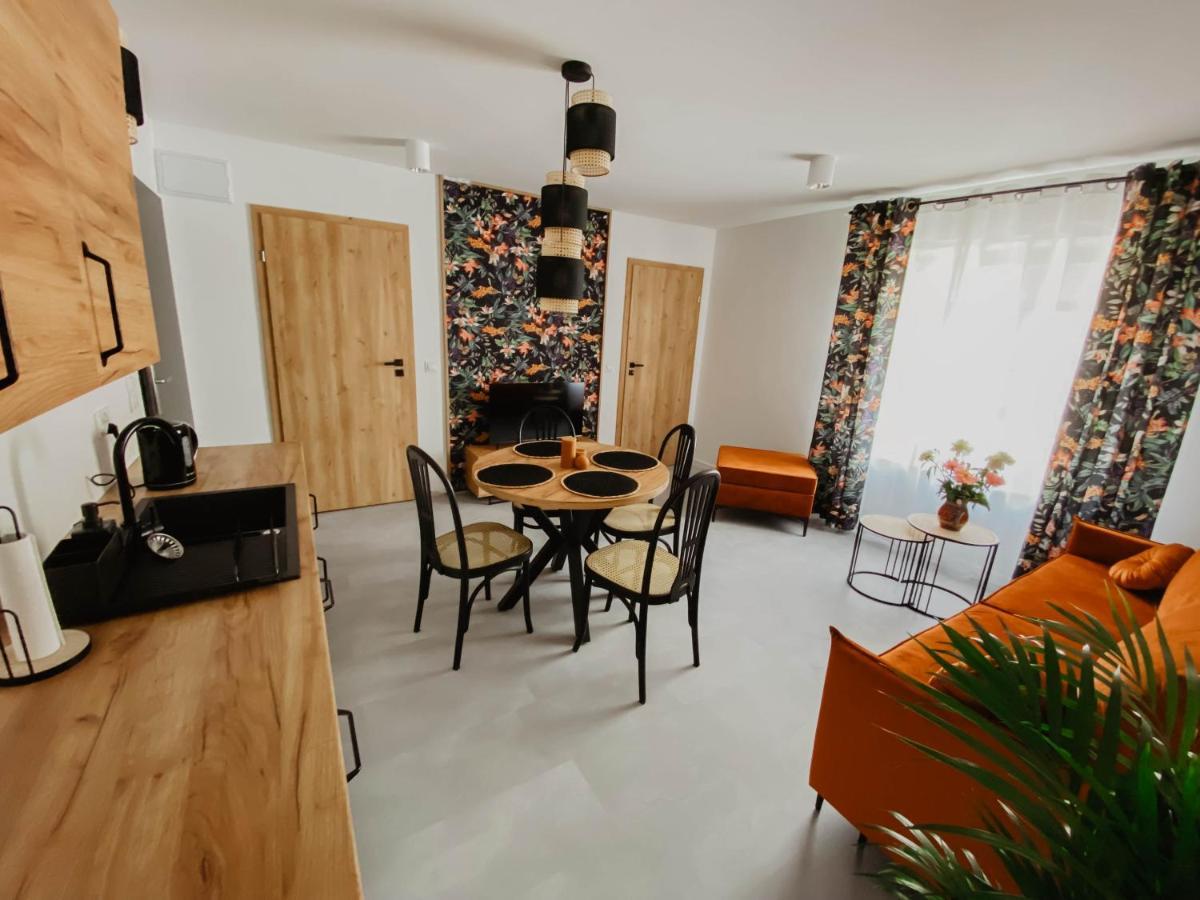Cztery Pory Roku Apartment Wiele Exterior foto