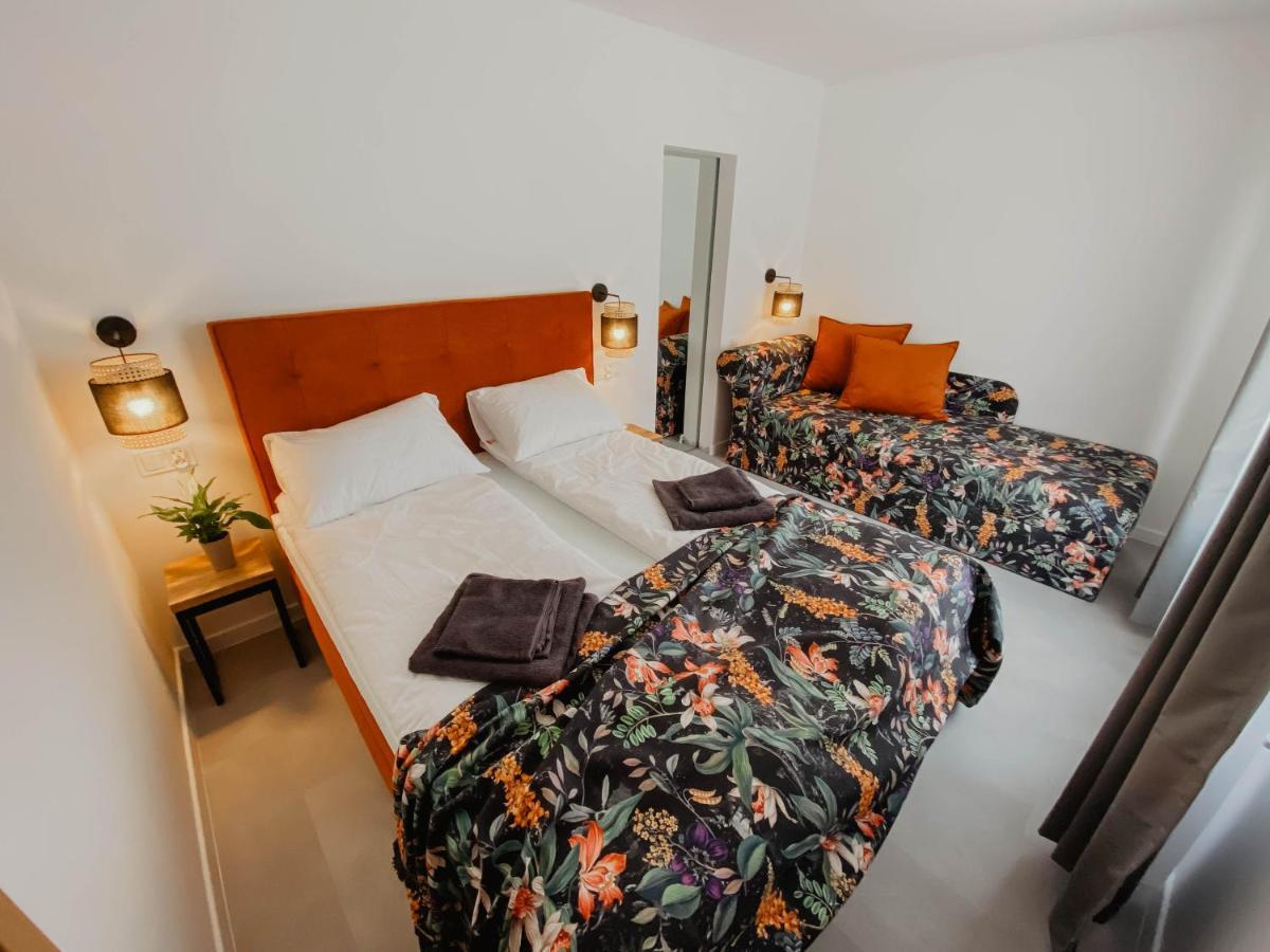 Cztery Pory Roku Apartment Wiele Exterior foto