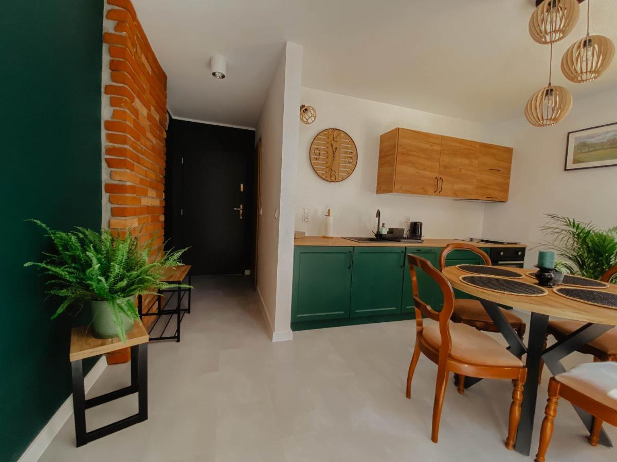 Cztery Pory Roku Apartment Wiele Exterior foto