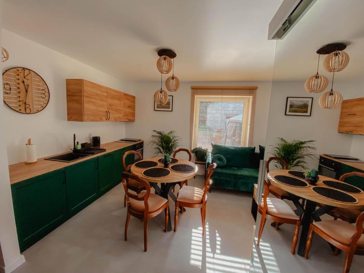 Cztery Pory Roku Apartment Wiele Exterior foto