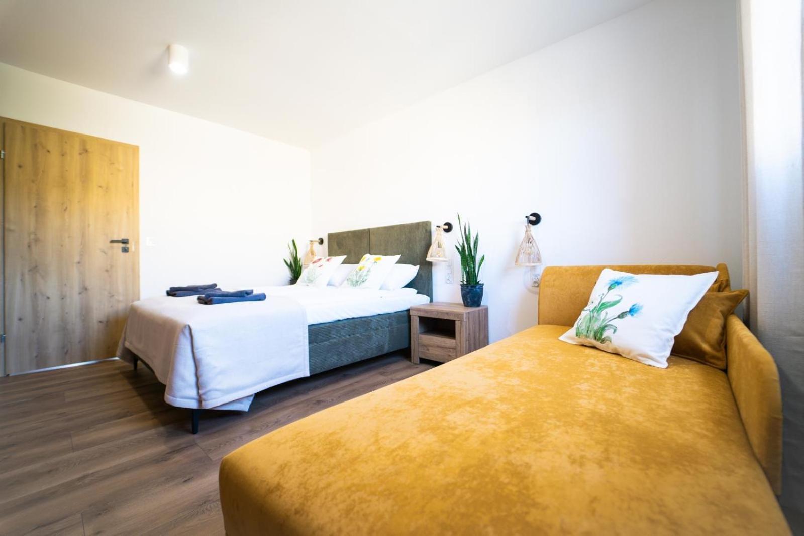 Cztery Pory Roku Apartment Wiele Exterior foto