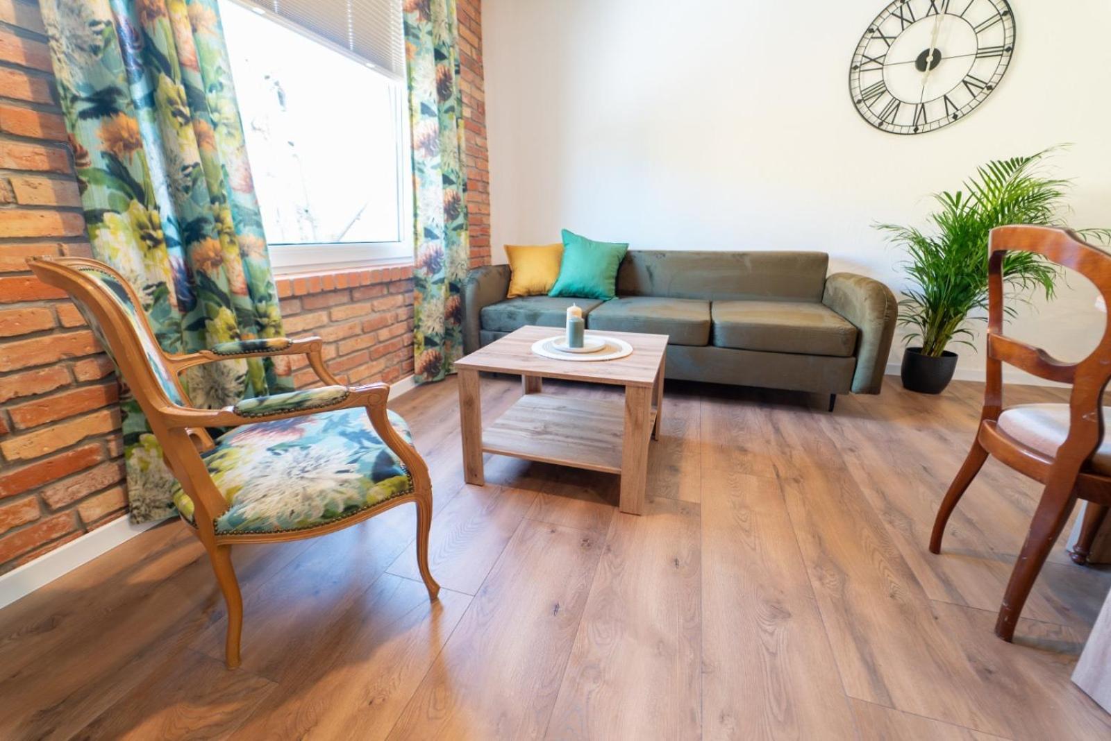 Cztery Pory Roku Apartment Wiele Exterior foto